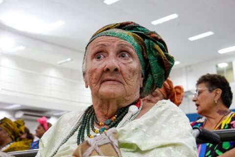 Aos 80 anos e ap&oacute;s um AVC, nada parou M&atilde;e F&aacute;tima na religi&atilde;o If&aacute;