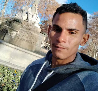 Jovem &eacute; assassinado com cinco tiros na sala de casa tr&ecirc;s dias ap&oacute;s deixar pris&atilde;o