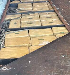 Opera&ccedil;&atilde;o intercepta caminh&atilde;o com mais de R$ 40 milh&otilde;es em coca&iacute;na