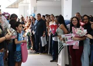Relembrando inf&acirc;ncia, pais recebem filhos em &uacute;ltimo dia no &quot;terceir&atilde;o&quot;