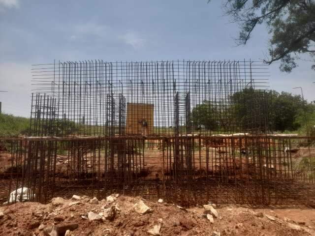 Obra de ponte no C&oacute;rrego Mimoso &eacute; paralisada por falta de repasse federal