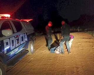 Construtor &eacute; condenado a 16 anos por assassinar homem a facadas em estrada