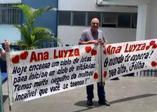 Relembrando inf&acirc;ncia, pais recebem filhos em &uacute;ltimo dia no &quot;terceir&atilde;o&quot;