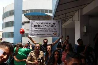 Relembrando inf&acirc;ncia, pais recebem filhos em &uacute;ltimo dia no &quot;terceir&atilde;o&quot;