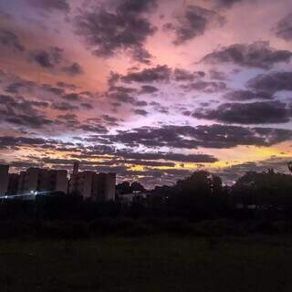 Dia ser&aacute; de sol, mas meteorologia n&atilde;o descarta pancadas de chuva em MS