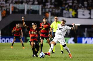 Neymar comanda vitória do Santos e afasta fantasma do rebaixamento Neymar comanda vitória do Santos e afasta fantasma do rebaixamento