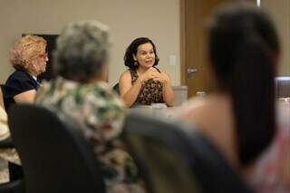 Tarde especial: beneficiárias da Cassems revisitam história de Delinha Tarde especial: beneficiárias da Cassems revisitam história de Delinha