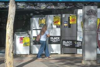 Na Black Friday, poucas lojas antecipam abertura e movimento ainda segue t&iacute;mido