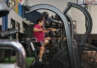 Aos 75 anos, Maria encarou crossfit para ser o terror dos treinadores