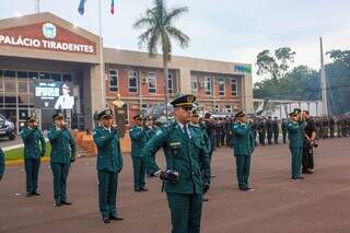 Cerim&ocirc;nia marca formatura de aspirantes da PM e homenageia capit&atilde;o falecido