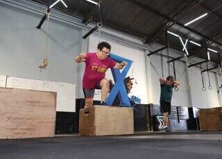 Aos 75 anos, Maria encarou crossfit para ser o terror dos treinadores