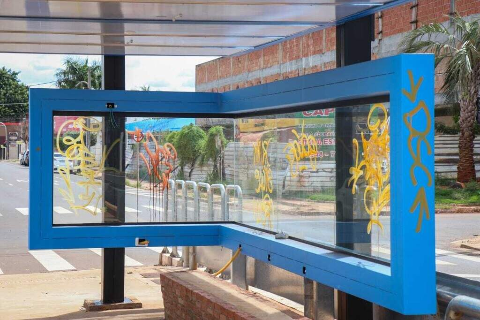 Projeto que permitiria publicidade em pontos de &ocirc;nibus &eacute; vetado