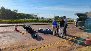 Motociclista morre ao bater em ve&iacute;culo de carga em trecho cr&iacute;tico da BR-163