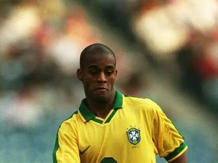 Ex-jogadores e presen&ccedil;as ilustres participam de jogo solid&aacute;rio em Campo Grande