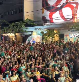 Natal dos Sonhos inicia com grande p&uacute;blico no Centro 