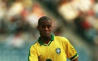 Ex-jogadores e presen&ccedil;as ilustres participam de jogo solid&aacute;rio em Campo Grande