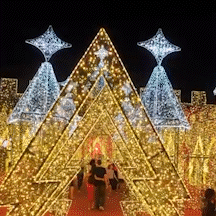 De garrafas pet a castelos iluminados, o Natal j&aacute; toma conta das cidades de MS