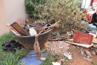 Dois inc&ecirc;ndios atingem terrenos baldios em bairros vizinhos da Capital