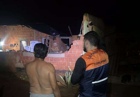 Redemoinhos e rajadas de vento causam destrui&ccedil;&atilde;o em assentamentos de Corumb&aacute;