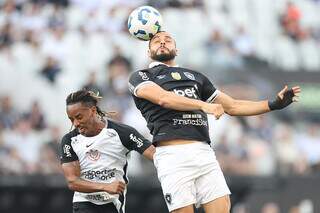 Corinthians e Botafogo empatam em jogo de quatro gols pelo Brasileir&atilde;o
