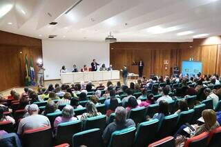Palestra gratuita discute rela&ccedil;&atilde;o entre sa&uacute;de financeira e mental
