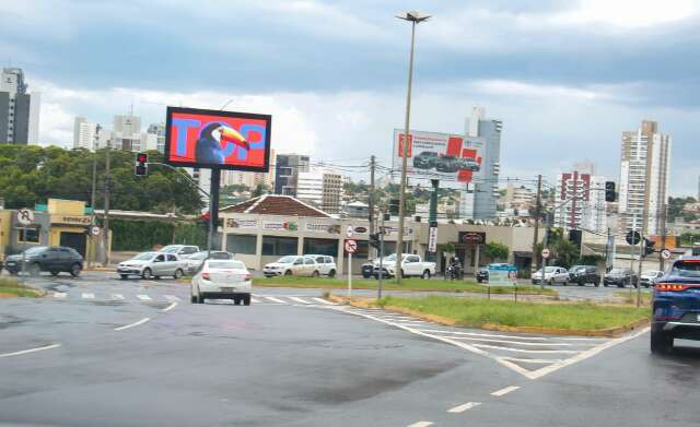 Dezembro come&ccedil;a com frente fria e risco de tempestades em MS 