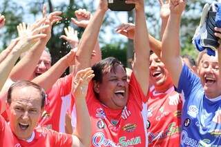 Comercial vence nos p&ecirc;naltis partida solid&aacute;ria na Capital