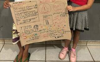 Professora se mobiliza por bicicleta nova para aluno e irm&atilde;s irem para escola