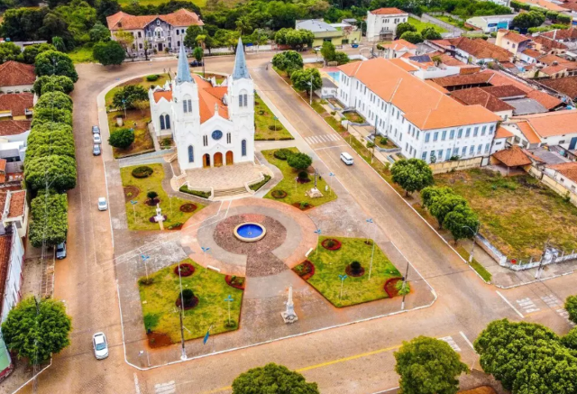 Mulher &eacute; internada com suspeita de viol&ecirc;ncia sexual e comerciante &eacute; preso