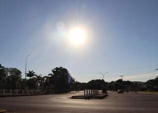Domingo ser&aacute; quente, com possibilidade de chuva e rajadas de vento