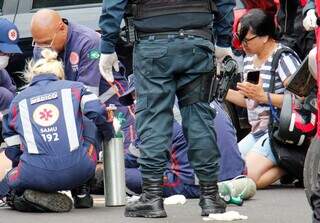 Homem morre ap&oacute;s 2 horas de reanima&ccedil;&atilde;o, rodeado por ora&ccedil;&otilde;es de desconhecidos