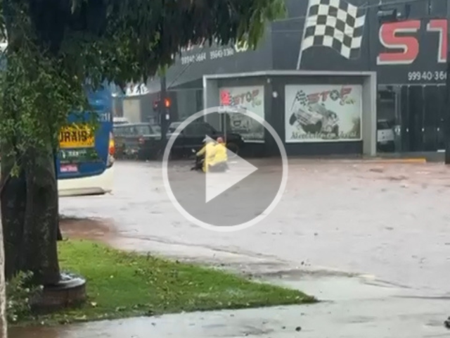 Chuva desaloja sete fam&iacute;lias e leva Caarap&oacute; a acionar comit&ecirc; de crise