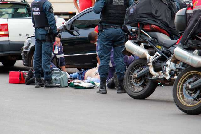 Homem sofre mal s&uacute;bito ao volante enquanto sa&iacute;a de um posto de gasolina