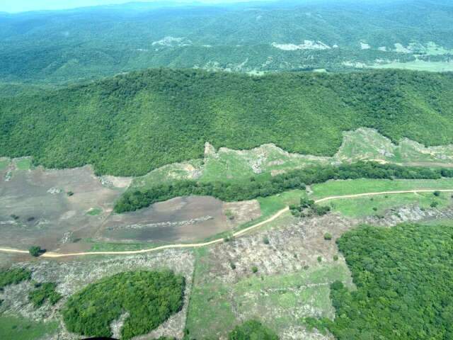 Em sobrevoo, instituto revela dano ambiental em nascentes da Serra da Bodoquena