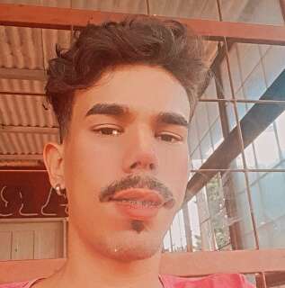 Jovem morto ap&oacute;s brigar com membros do PCC deixa esposa gr&aacute;vida de 8 meses