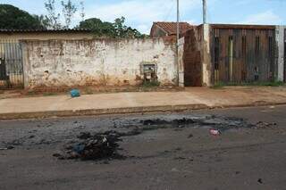 Homem embriagado incendeia casa ap&oacute;s discuss&atilde;o com companheira