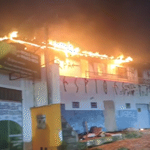 Inc&ecirc;ndio destr&oacute;i pr&eacute;dio abandonado na Av. Mascarenhas de Moraes