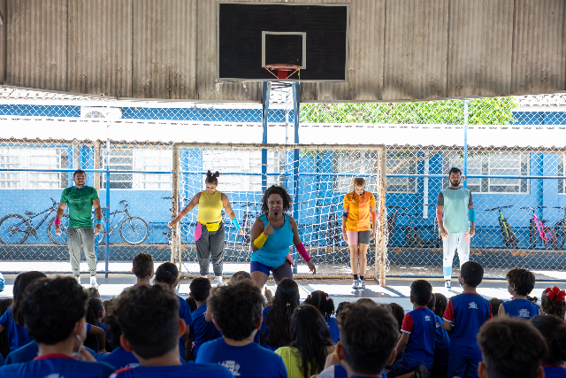 Dançurbana leva “R.U.I.A” às escolas e encerra circulação em três cidades