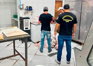 Fiscaliza&ccedil;&atilde;o encontra 400 kg de alimentos vencidos e mal armazenados em Corumb&aacute;