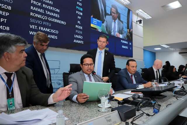 Vereadores aprovam reajuste salarial escalonado para profissionais de sa&uacute;de