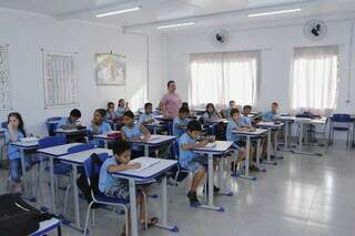 Seletiva de professores da Reme é investigada por suspeita de erro em edital Seletiva de professores da Reme é investigada por suspeita de erro em edital