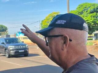 Imprud&ecirc;ncia de motoristas se agrava em avenida com obras paradas 