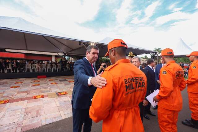 Comando-Geral dos Bombeiros deve sair do papel em 2026, diz Riedel em formatura
