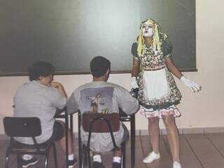 Av&oacute; de Sueli transformava at&eacute; rama de chuchu em aventura para neta