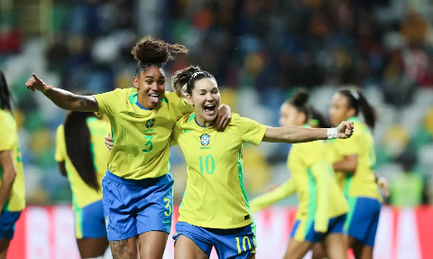 Sele&ccedil;&atilde;o feminina encerra ano com vit&oacute;ria por 5 a 0 sobre Portugal
