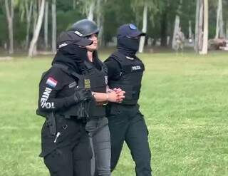 Presa no Paraguai, mulher de traficante internacional &eacute; levada para a UTI