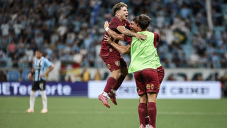 Fluminense supera Grêmio e assegura classificação para Libertadores Fluminense supera Grêmio e assegura classificação para Libertadores