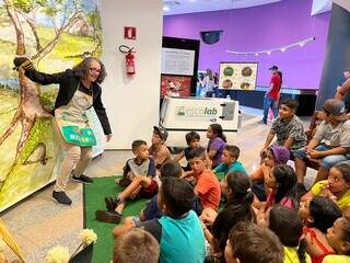 Av&oacute; de Sueli transformava at&eacute; rama de chuchu em aventura para neta