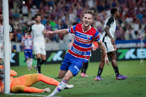 Brenno garante vit&oacute;ria do Fortaleza sobre Corinthians e al&iacute;vio na tabela
