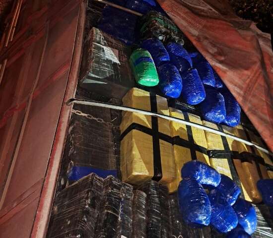 Pol&iacute;cia paraguaia liberou comboio com 70 toneladas de maconha, afirma ministro